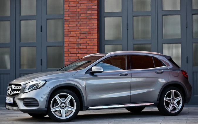 Mercedes-Benz GLA cena 89900 przebieg: 120800, rok produkcji 2017 z Kołaczyce małe 781